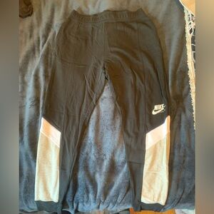 Nike Black and Gray Leggings for Versatile Performance